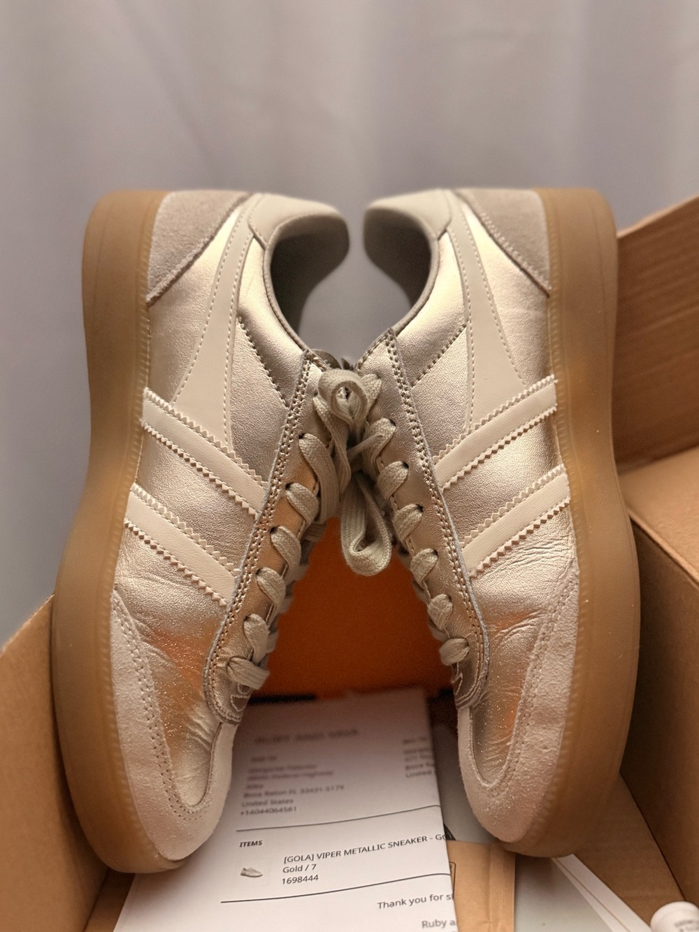 Never worn, purchased NOV 25 :size 7/38 Gola Viper Metallic Gold /Off White/Gum